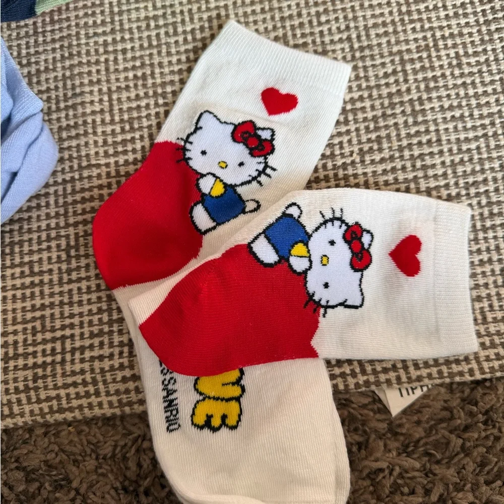Set Of 6 Pairs of Hello Kitty Socks Women, Girls One Size Multicolor